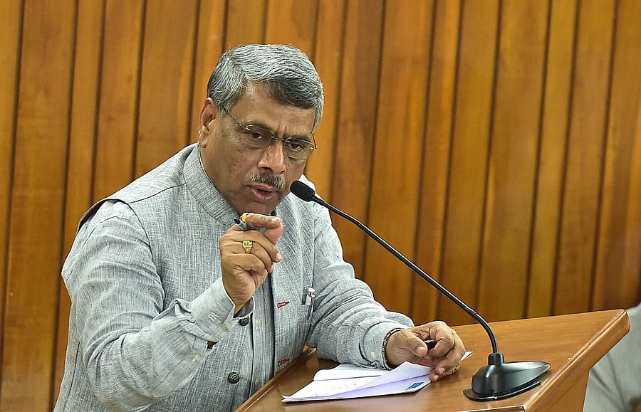 Justice (retd) Subhash Adi speaks in the BBMP council on Saturday. DH PHOTO/RANJU P