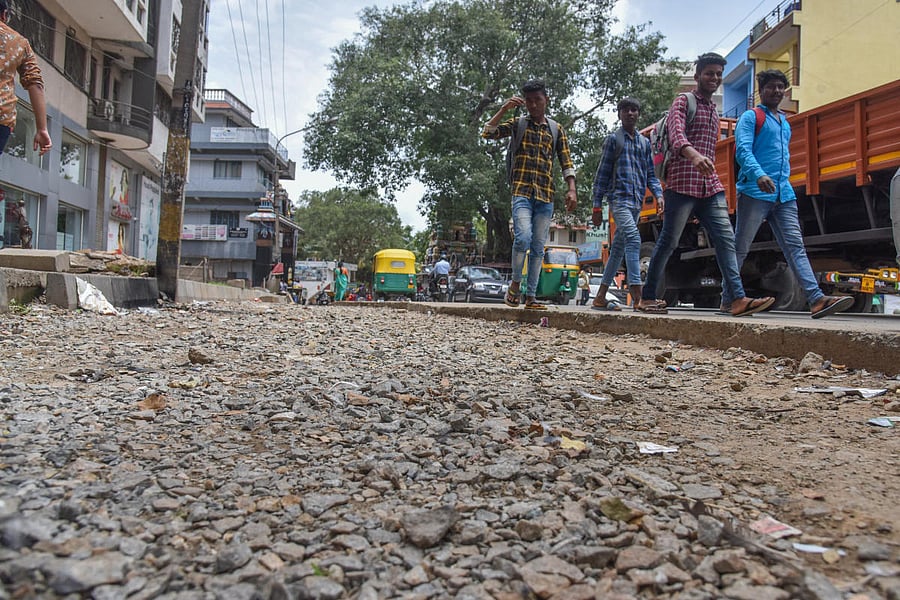 Chief Minister B S Yediurappa on Monday ordered a halt to Phase 3 of the controversial white-topping project.