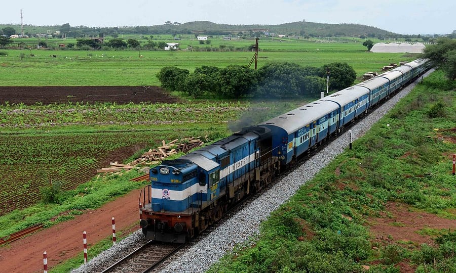 All vendors and staff across Indian Railways are to be encouraged to use reusable bags to reduce plastic footprint.