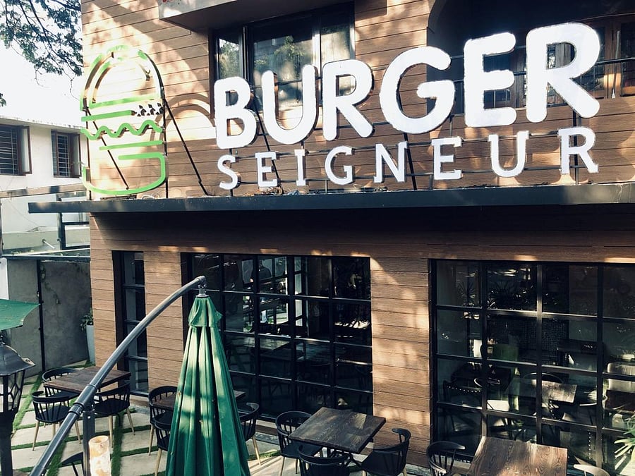 The cafe is located inIndiranagar. The greencover is the highlightof the place.