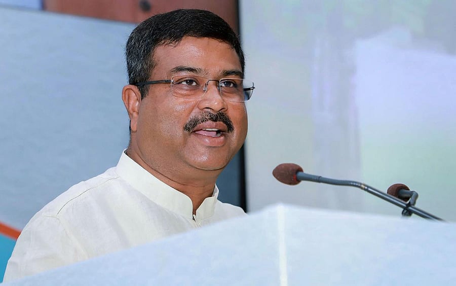 Union Minister for Petroleum & Natural Gas and Steel, Dharmendra Pradhan, addresses a gathering at the commencement of work for 10th CGD Bidding Round, in New Delhi (PTI Photo)