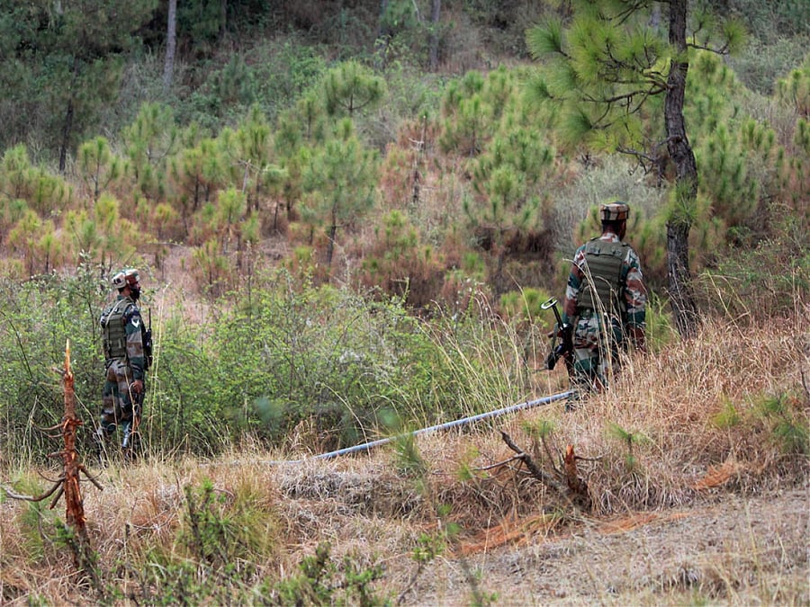 Pakistan on Thursday opened fire and shelled mortars along the LoC in Jammu and Kashmir's Poonch district, an official said. PTI file photo