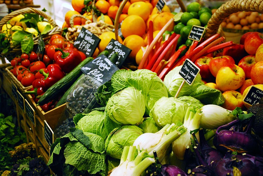 The study found that on average, reaching the "five-a-day" fruit and vegetable servings advocated by doctors cost just two percent of household income in rich nations, but more than a half of household income in poorer ones. (Reuters Photo)