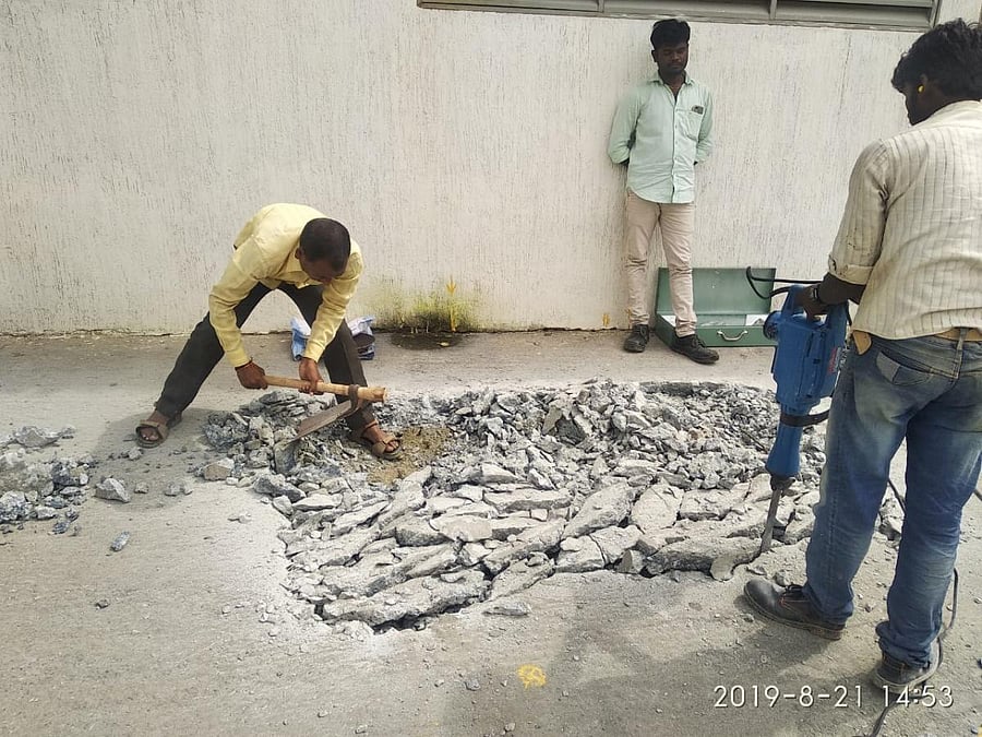 Soil testing and barricading was done for the skywalk at Iblur on August 21, but citizens are unhappy with the design as it was shorter than what they had suggested. Excavation work for the Central Mall skywalk also began, but residents said traffic and rains have slowed down the pace of the construction.