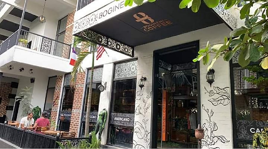 Bogineni Black in Whitefield is known  for its fresh coffee and appetising pizzas.