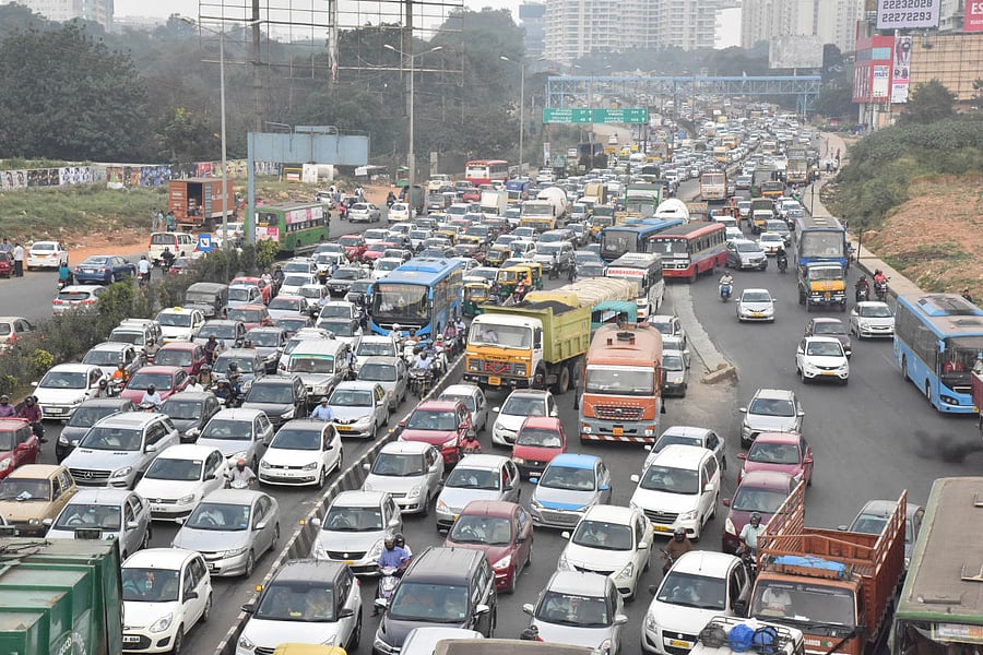 Experts say that changes in the volume of traffic must be observed and the signals be upgraded every six months. (Above) At Seshadri Road.
