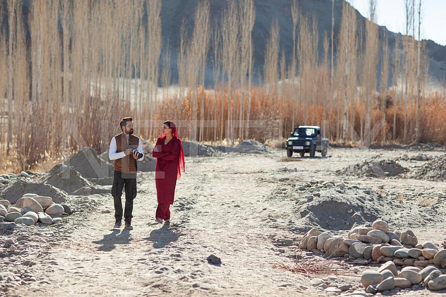 Kirti Kulhari (right) with Emraan Hashmi in 'Bard of Blood'