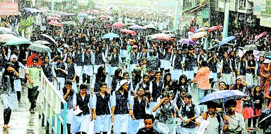 The protest at Sulthan Bathery in Wayanad district of Kerala against the traffic restriction along NH 766 passing through the Bandipur tiger reserve is intensifying by the day. DH File Photo
