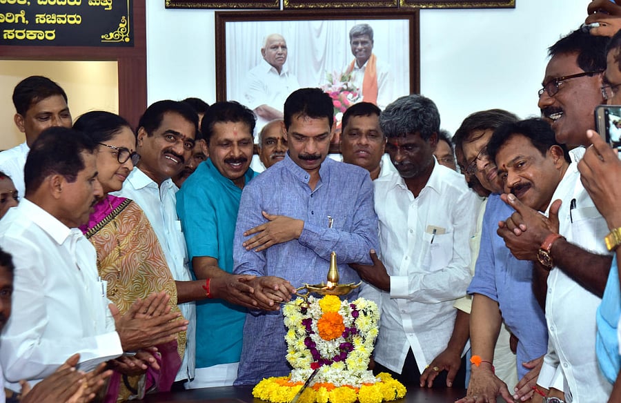 State BJP President and MP Nalin Kumar Kateel inaugurates the office of the District In-charge Minister Kota Srinivas Poojary in Mangaluru on Sunday. District BJP President Sanjiv Mathandur and Mulki-Moodbidri MLA Umanath Kotian, among others, look on.