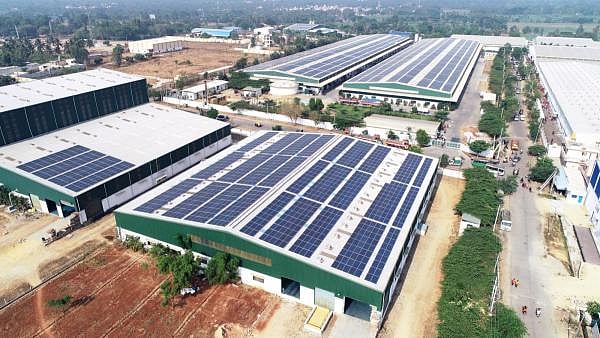 Klene Paks Rooftop Solar Installation. (DH photo)