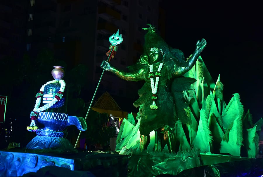 A tableau that was a part of the cultural procession along with the ‘Shobhayatre’ from Kudroli Sri Gokarnanatha Temple in Mangaluru on Tuesday.