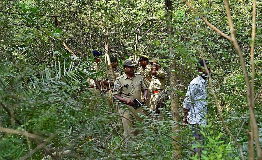G.Parameshwara PA Ramesh Suicide at Jnana Bharathi Campus