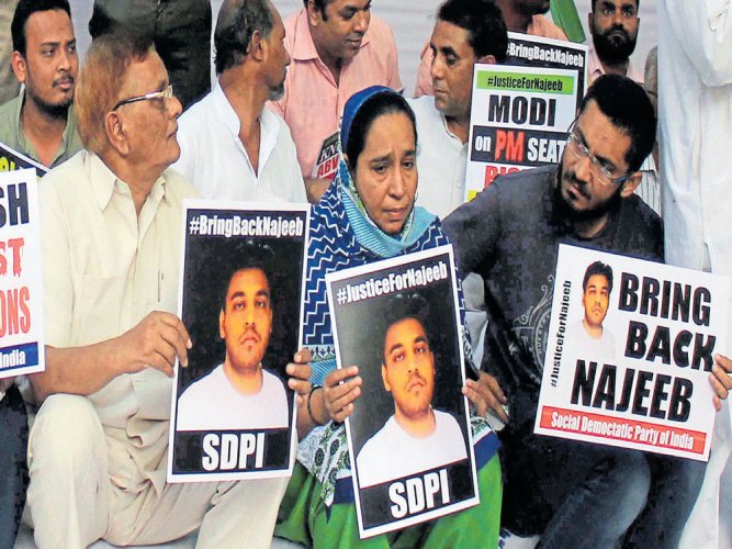 Protest against authorities to bring back Najeeb (DH Photo)
