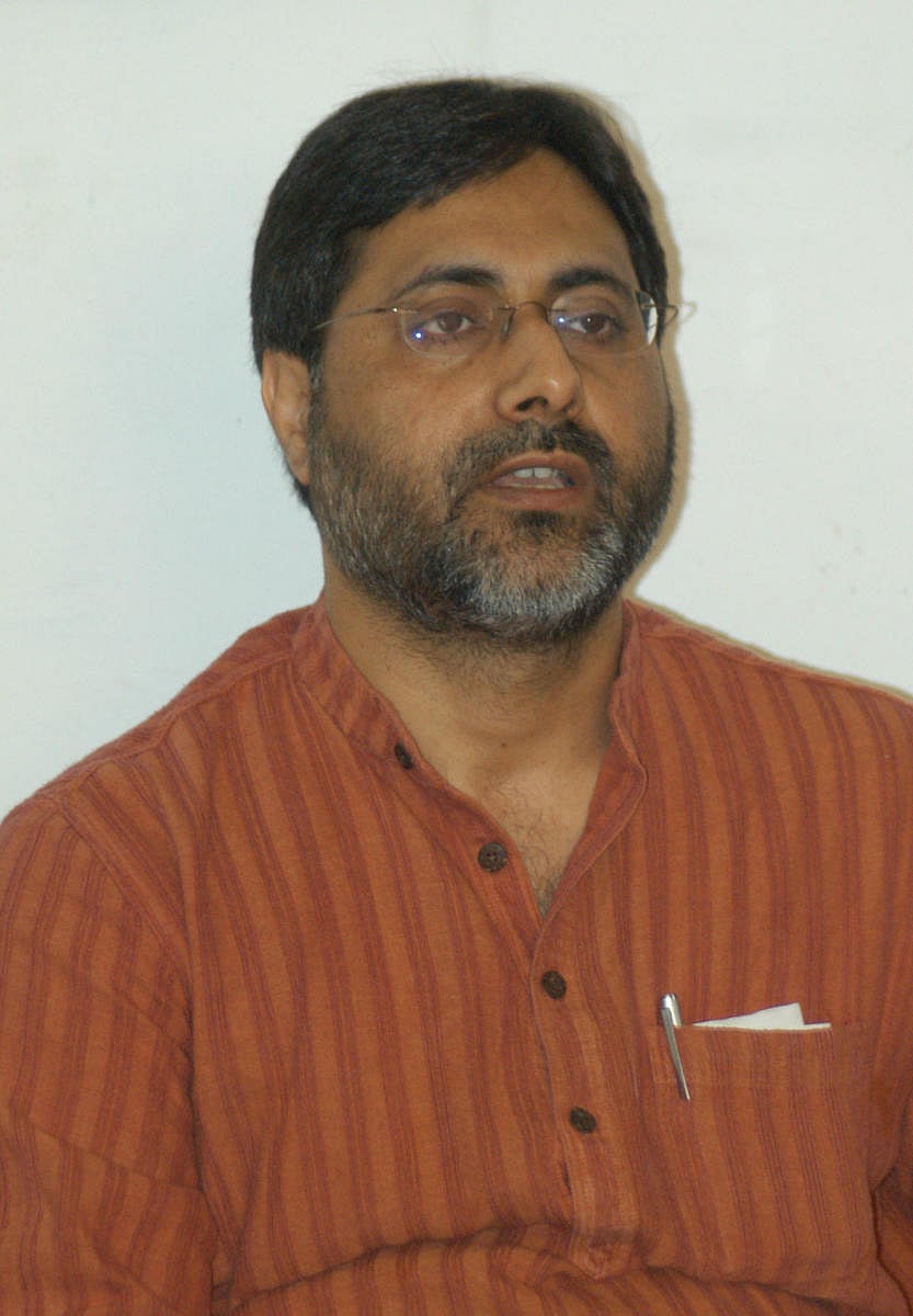 SAR Geelani