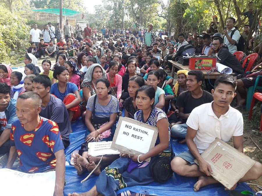 Bru refugees blocking the Kanchanpur-Anandabazar road in Tripura North district on Thursday. Photo by Bruno Msha