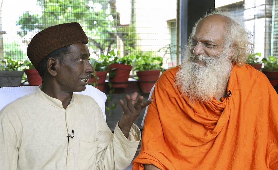 Nirmohi Akhara mahant Dharam Das and Iqbal Ansari, the main litigants in the Babri Masjid-Ram janmabhoomi case (PTI Photo)