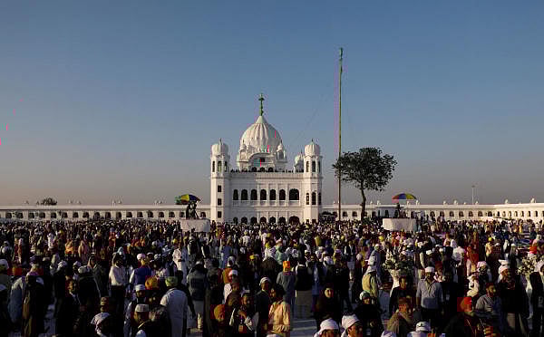 Indian Sikh pilgrims visit the Gurdwara Darbar Sahib in Kartarpur, Pakistan November 9, 2019. REUTERS/Akhtar Soomro