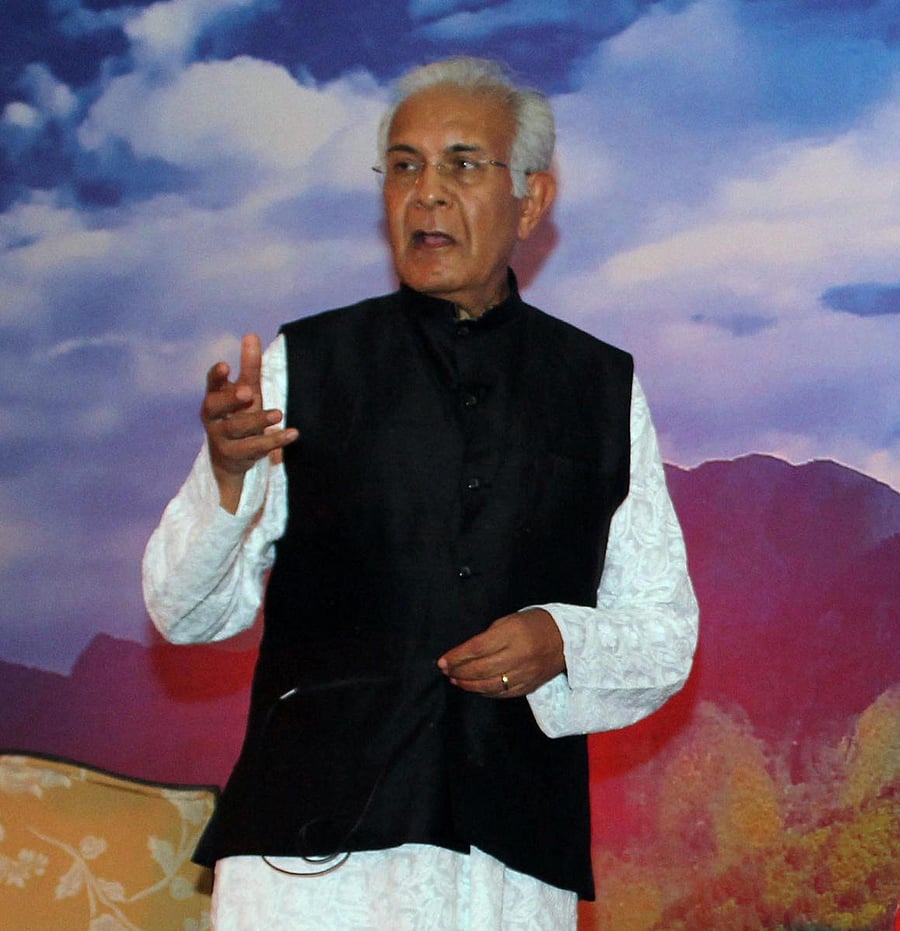 Former information commissioner Wajahat Habibullah and National Conference President. (PTI file photo)