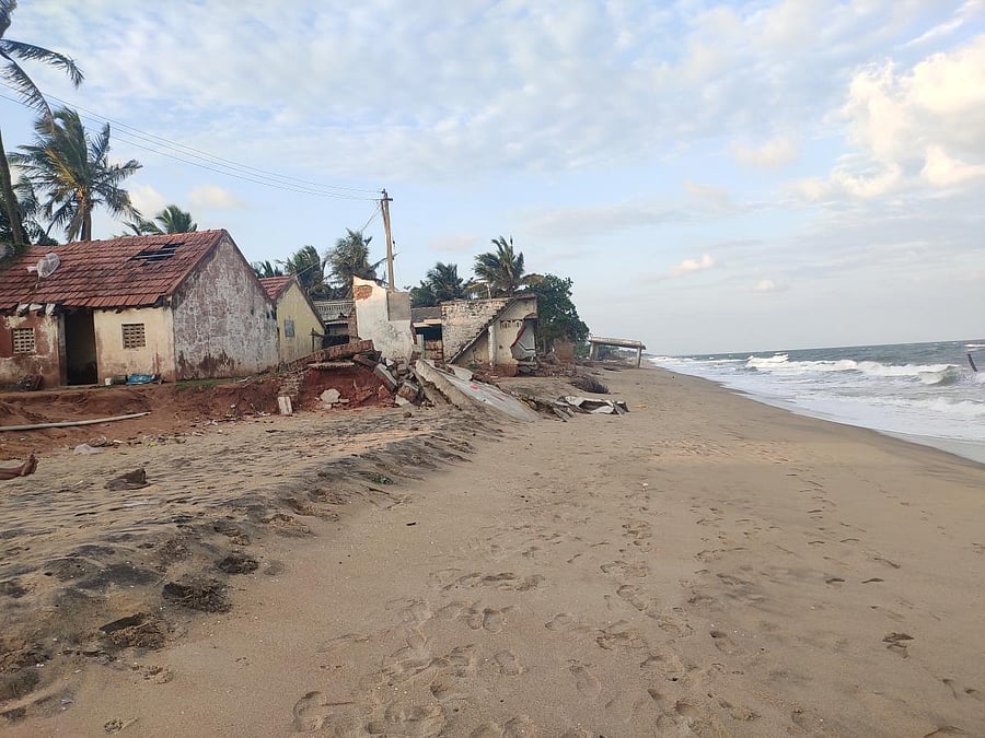 Puducherry Beach. DH Photo by E T B Sivapriyan 