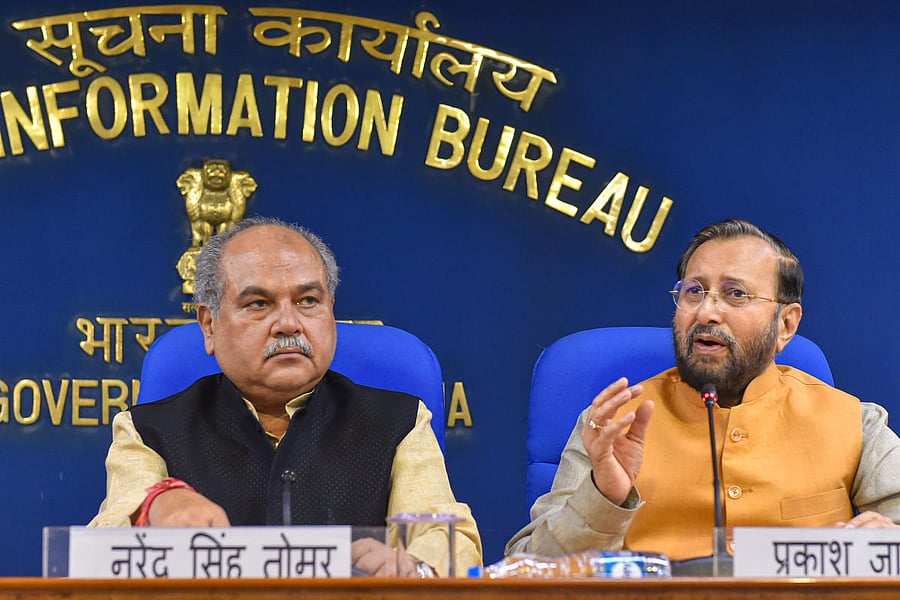 Narendra Singh Tomar (L). PTI file photo