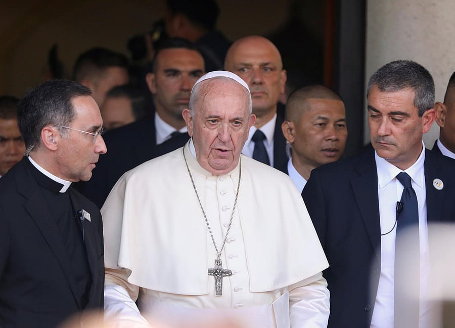 Pope Francis visits St. Peter’s Parish church in the Sam Phran district of Nakhon Pathom Province, Thailand. (Reuters Photo)