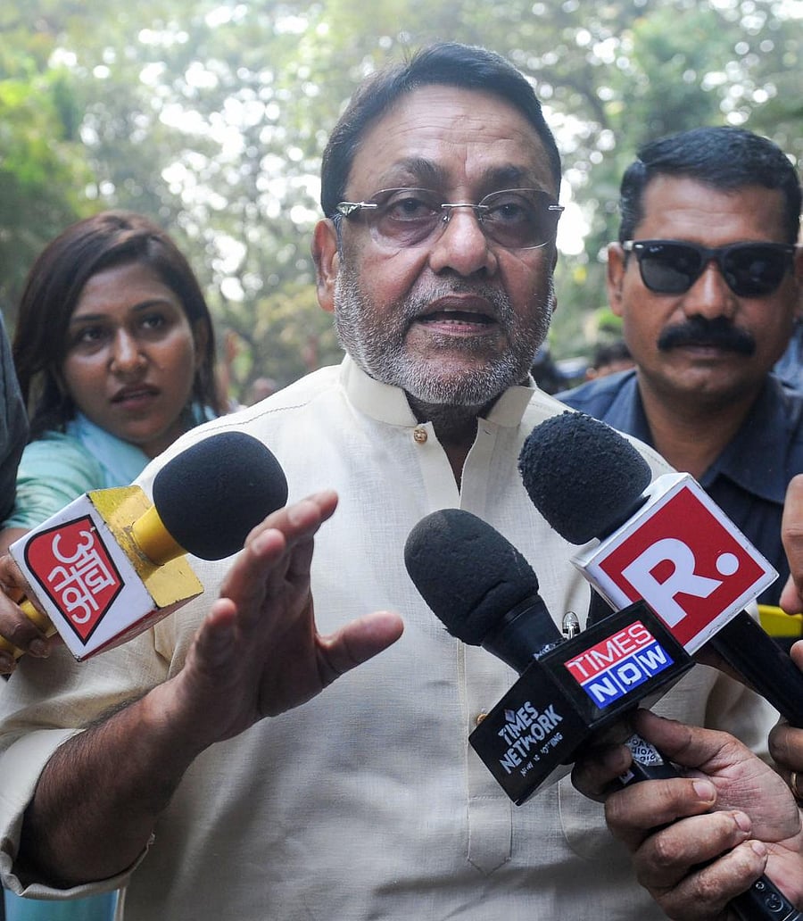 "Agar falak ko zid hai bijliyan girane ki, to hamein bhi zid hai wahin par ashiyaan basane ki... Hum honge kaamyaab!" (unfazed by challenges like lightning strike, we are also determined to up our abode there...we will succeed), Malik tweeted. Photo/PTI