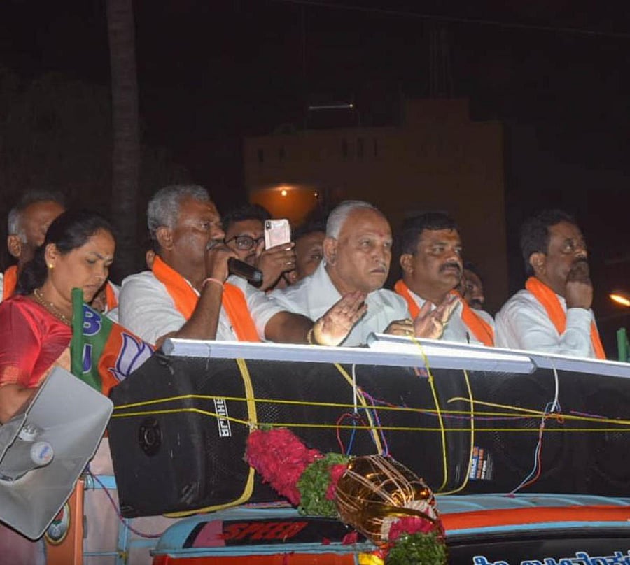 Chief Minester B S Yeddyurappa campaigning for Yeshwanthpura constituency Bjp candidate S T Somashekar. (DH file photo)