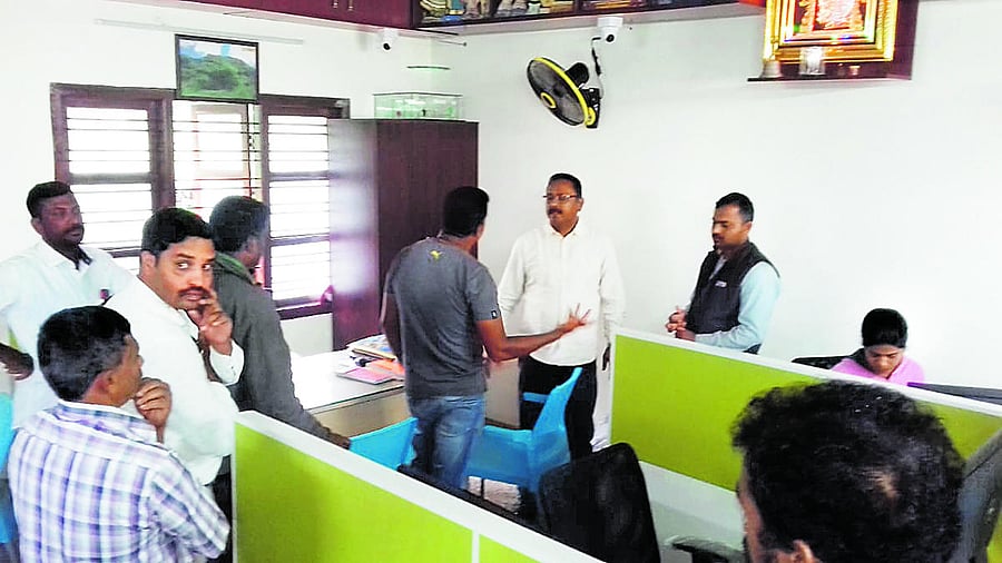 Parents of students take the management committee members of Unique ABC Montessori inKudluru to task on Wednesday.