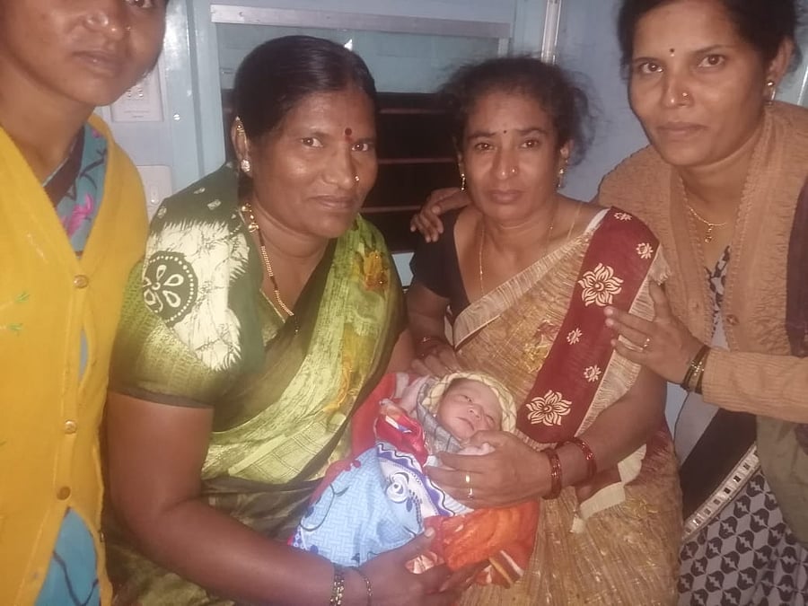 Geetha, a resident of Saidapur in Yadgir district, went into labour in the moving train.