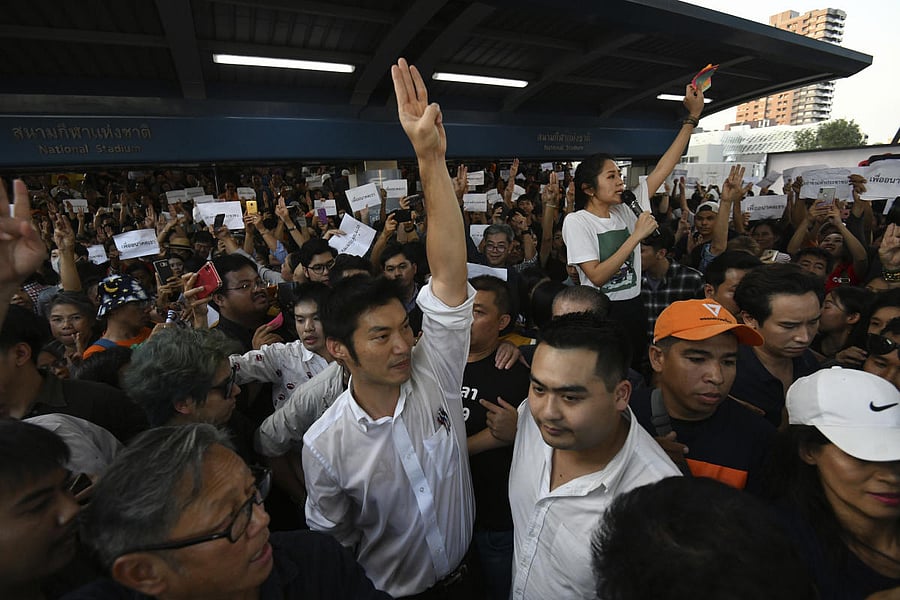 Thailand's Future Forward Party leader Thanathorn Juangroongruangkit gestures as he talks to his supporters during rally in Bangkok, Thailand, Saturday, Dec. 14, 2019. Several thousand supporters of a popular Thai political party, under threat of dissolution, packed a concourse in central Bangkok on Saturday in one of the largest political demonstrations in recent years. Photo/AP
