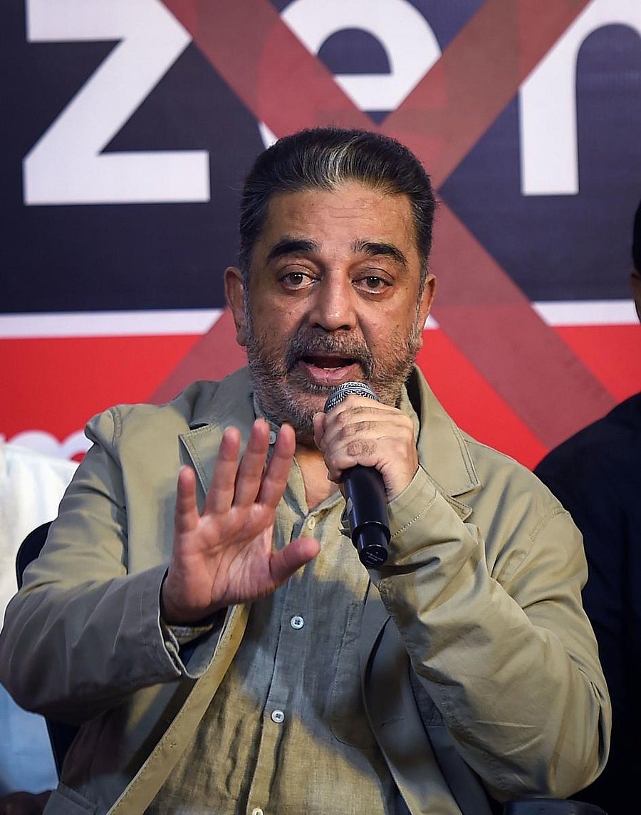 "I applaud with glee at the stupidity of the government for stoking the fire of Satyagraha by arresting the thinking and questioning minds of India like @Ram_Guha & @_YogendraYadav," he said in the tweet.