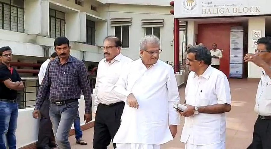 Shri Kshetra Dharmasthala Dharmadhikari Dr D Veerendra Heggade visited KMC Hospital in Manipal to inquire about health of Pejawar seer Vishwesha Teertha Swami on Saturday.