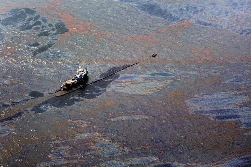 The accident occurred in a port on San Cristobal Island, the easternmost island in the chain, when a crane collapsed while loading a container onto the barge carrying 600 gallons of diesel fuel.