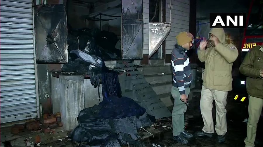 The fire, which started at around 12:30 am, has been doused and the injured have been admitted to hospital. according to ANI.