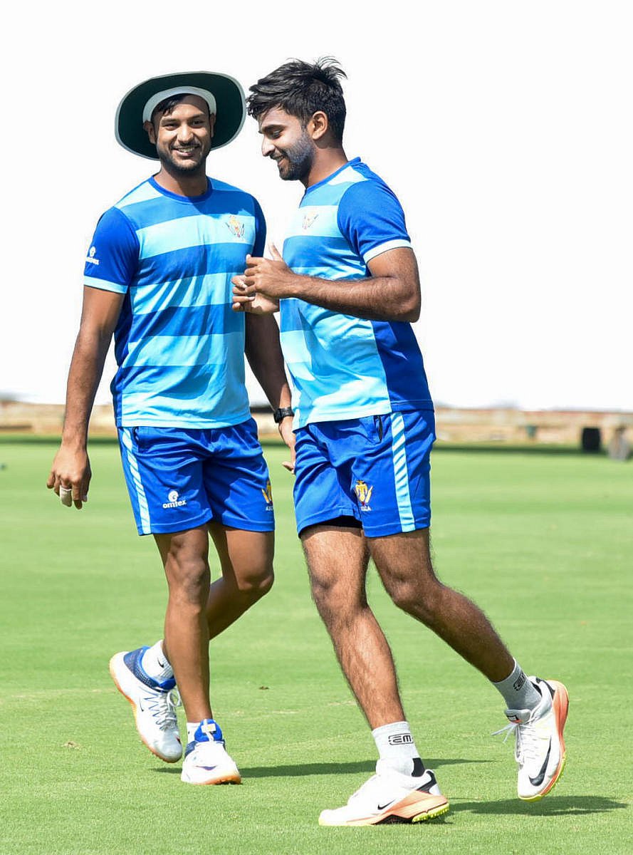 Opener Mayank Agarwal and R Samarth. (DH Photo)