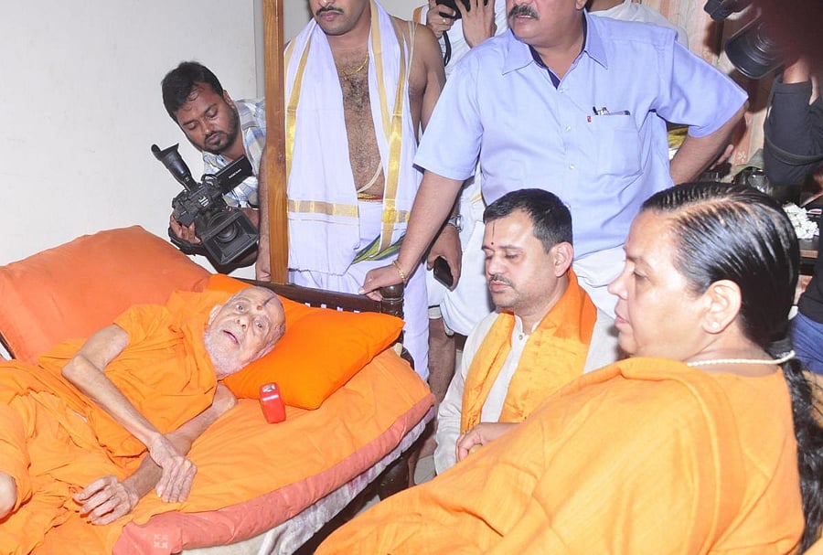 Former Union minister Uma Bharati inquires the health of her Guru.