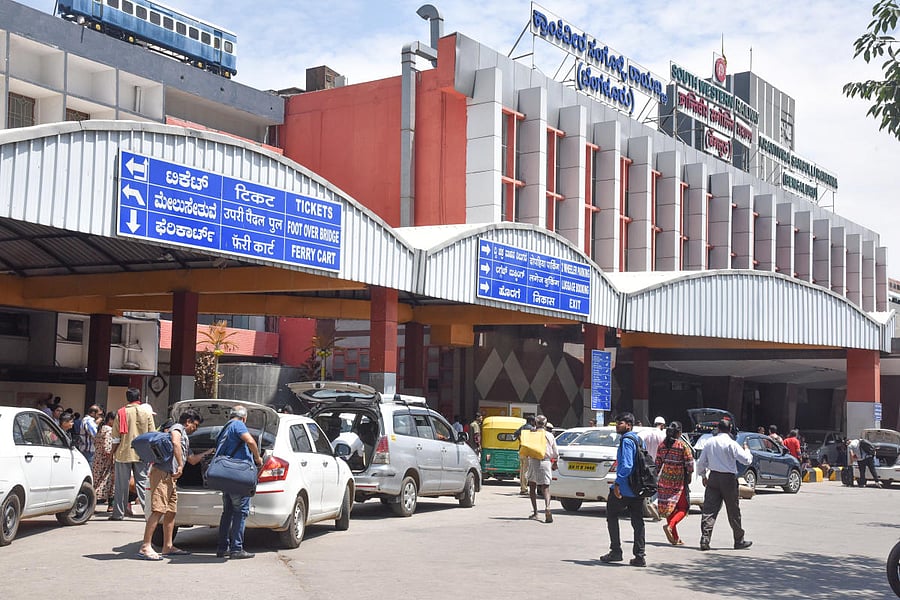 A view of the Krantivira Sangolli Rayanna station. DH Photo