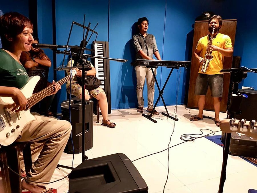 A good number of stressed out professionals frequent the studios to wind down.