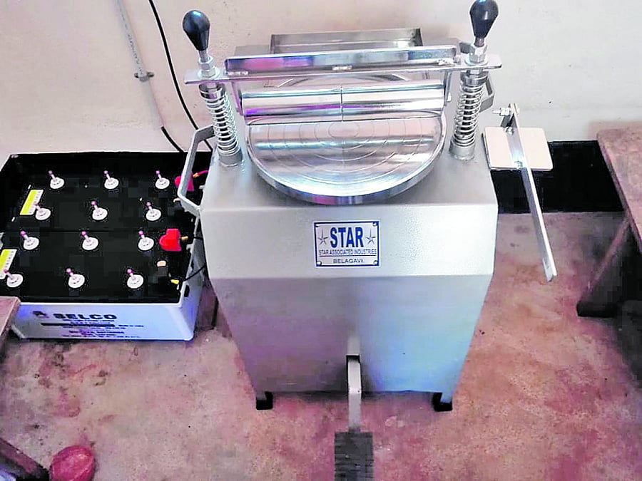 The solar-powered Rotti-making machine at Government Higher Primary School at Katathila Mutta near Salethoor.