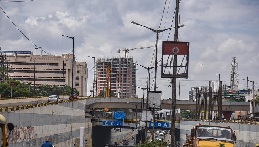 Jayadeva flyover. (DH Photo)