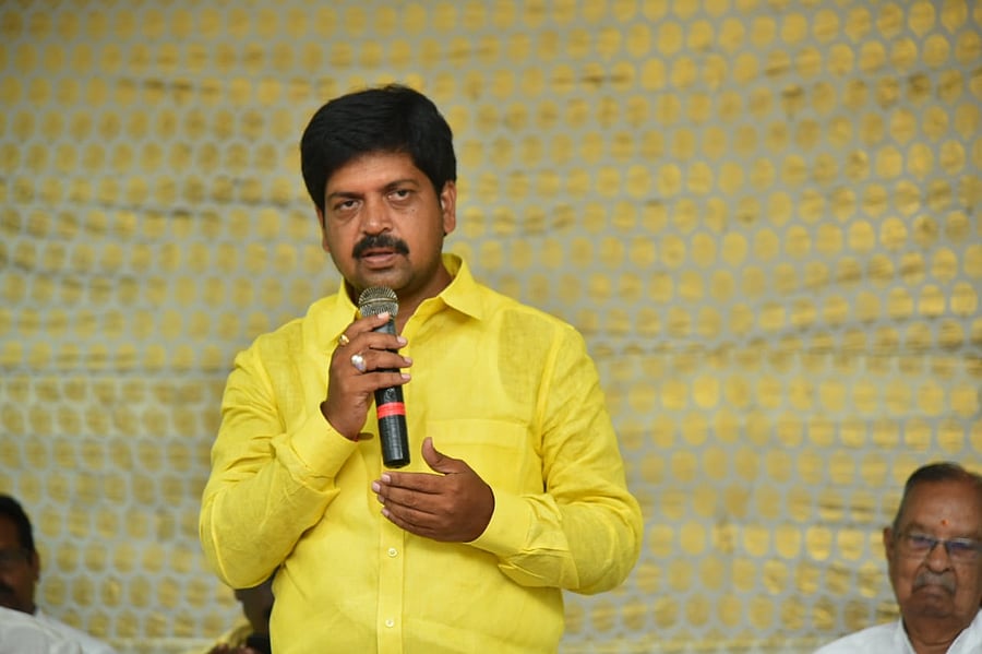 According to police Ravindra and party supporters burnt tyres on the road, following which he was detained and taken to Robertsonpet police station. (Twitter Image/@KolluROfficial)