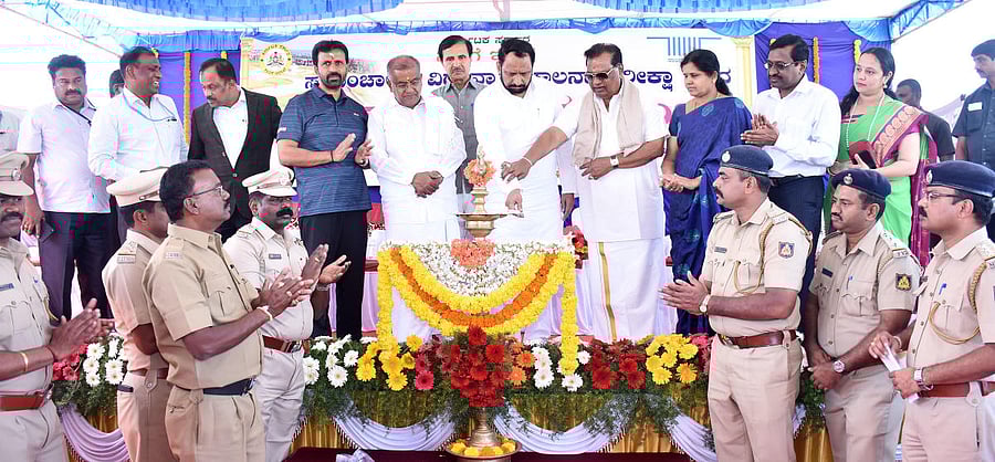 Transport Minister Laxman Savadi inaugurates the automated driving test track at Regional Transport Office, Mysuru (East) in Mysuru on Friday. Joint Commissioner for Transport C T Murthy, Commissioner N Shivakumar, MLAs L Nagendra and G T Devegowda, MLC S