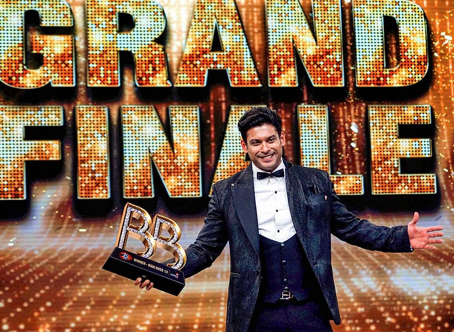 Sidharth Shukla with the trophy. (Credit: PTI photo)