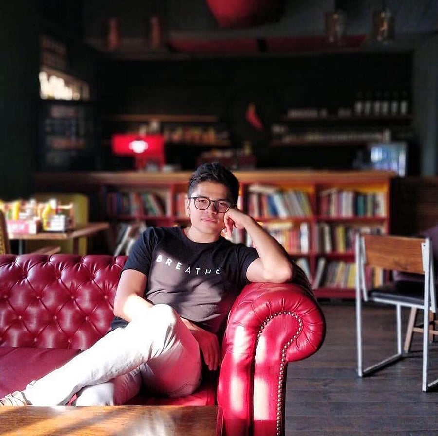 Jovanny Varela Ferreyra (Jova) is the man who runs Artidote, an online mental health community.