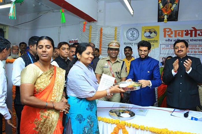 Shiv Sena leader Aaditya Thackeray launching Rs 10 thali in Mumbai suburbs. (DH Photo)