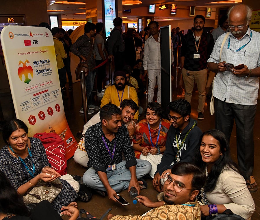 Long queues seen for Oscar-winning film