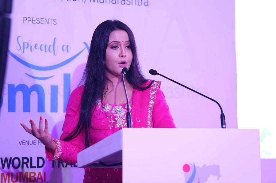 Former Maharashtra chief minister Devendra Fadnavis' wife Amruta Fadnavis. Credit: Twitter (@fadnavis_amruta)