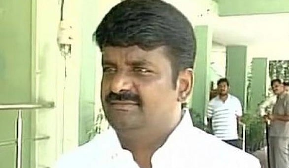 Most of large shopping malls located in the famous Pondy Bazaar area have been asked to shut temporarily. (Credit: Twitter/@airnewsalerts)