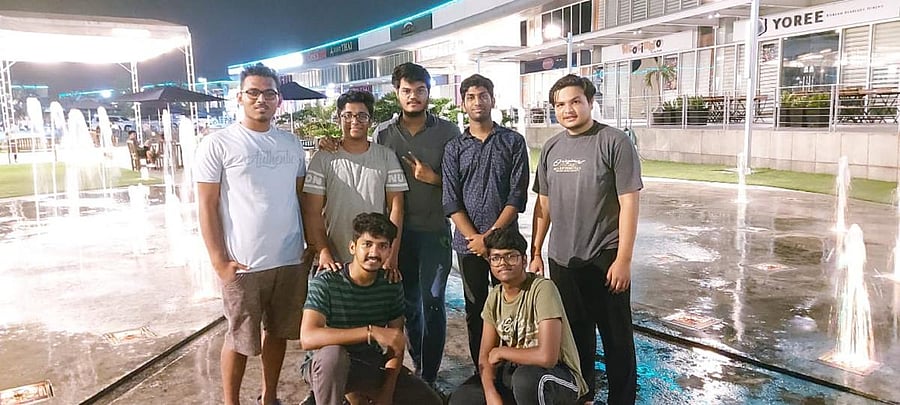 Karnataka students stranded in the Philippines. DH Photo.