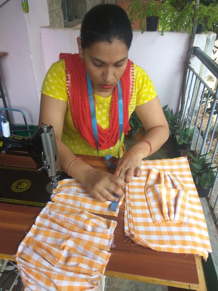 On Saturday, AWWA said it has been providing slum dwellers with a meal daily for a week, and now, it will also supply them with homemade masks.